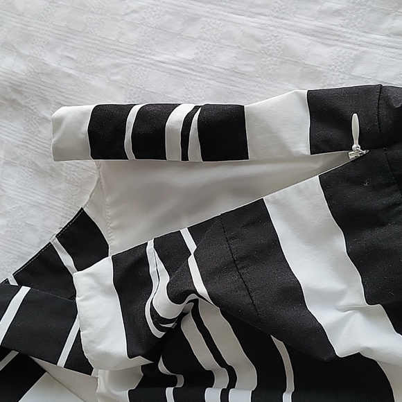 Banana Republic B&W dress - Picture 5 of 8